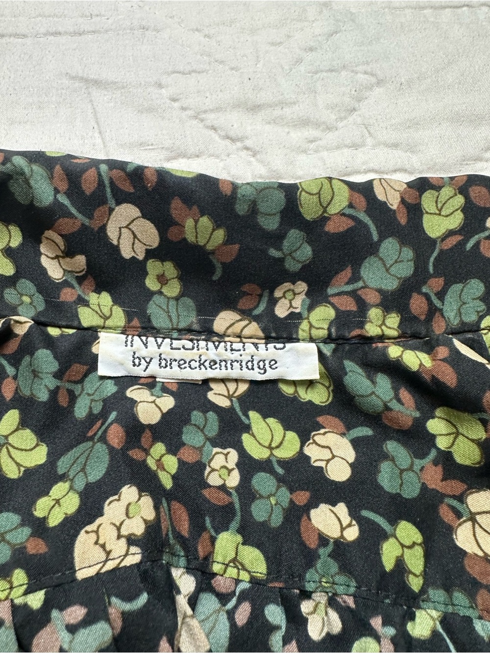 Y2K Dark Floral Button Up Shirt | 90s Indie Sleaze Minimalist Blouse - Picture 6 of 10